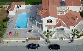Larnaca Mansion Ideal For 3 Families Or More